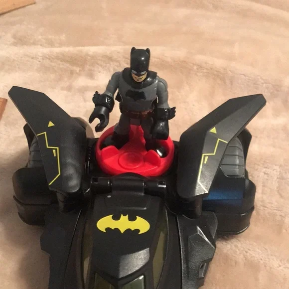 Batmobile and one Batman figure used - Picture 5 of 6